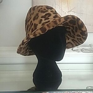 Vintage 60's Mr John Classic Leopard Print Bucket Brim Hat